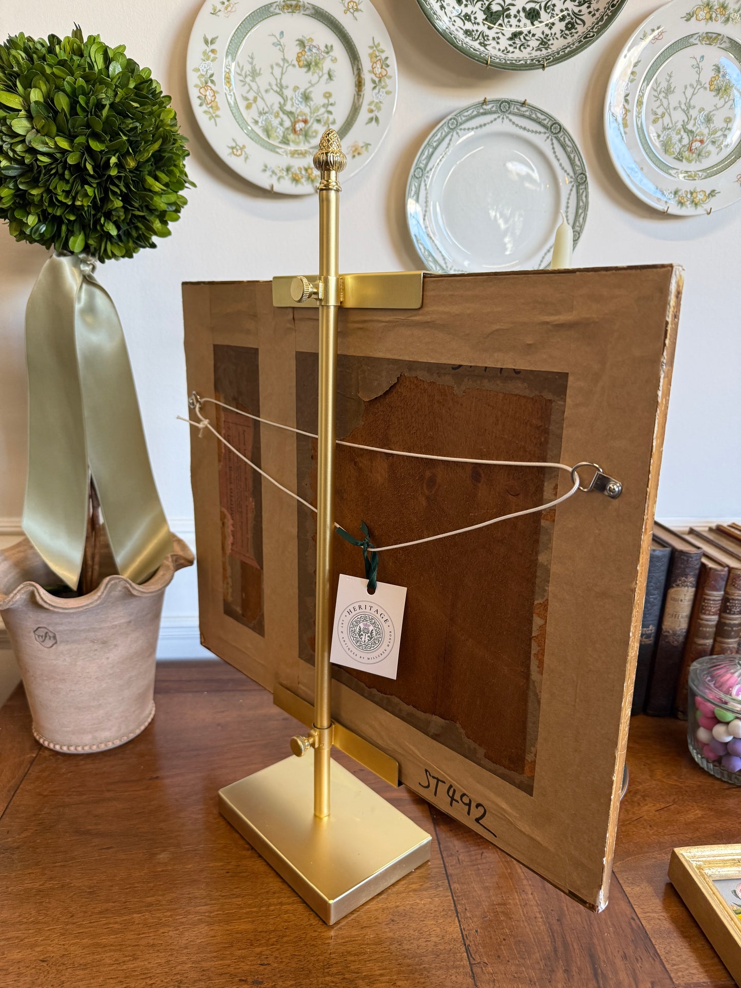 Art Easel with Acorn Finial