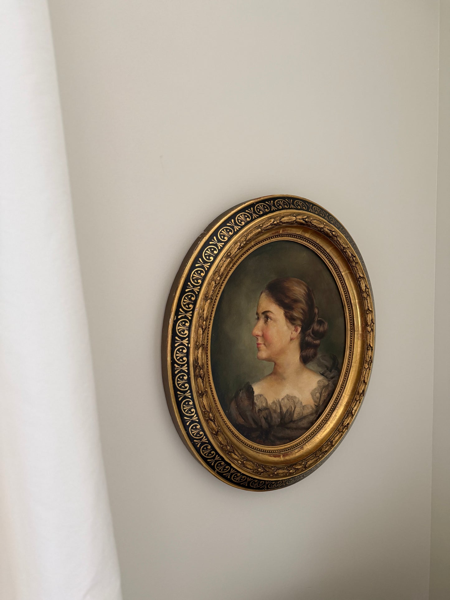 The Colonial Lady