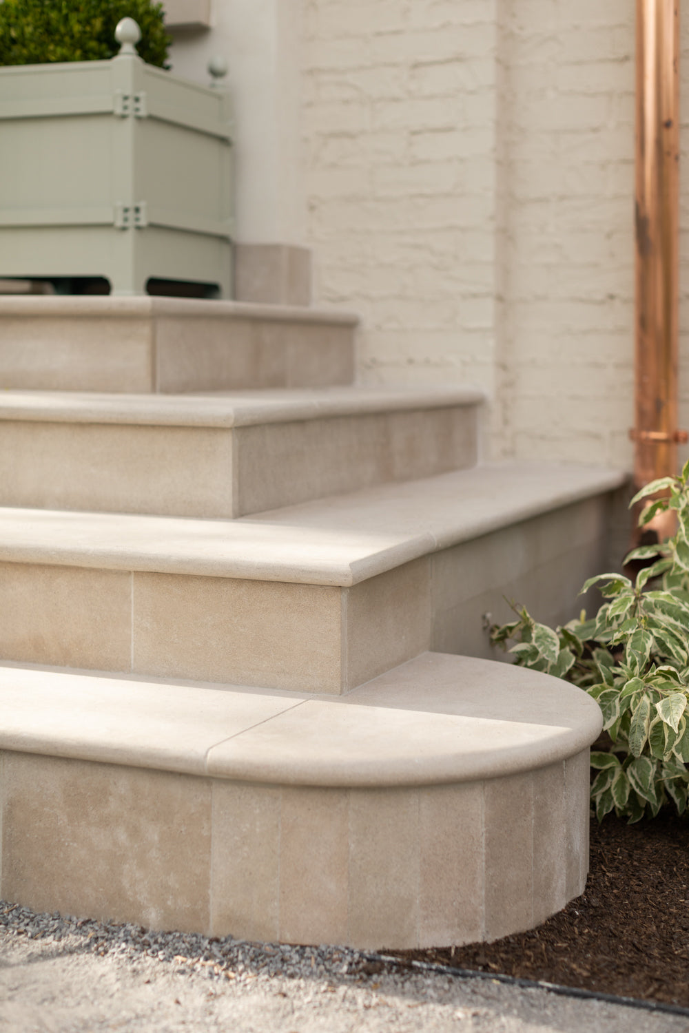 Versailles Planter