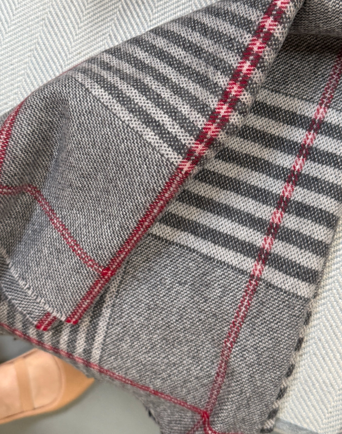 Oversized Merino Grey Estate Check Scarf