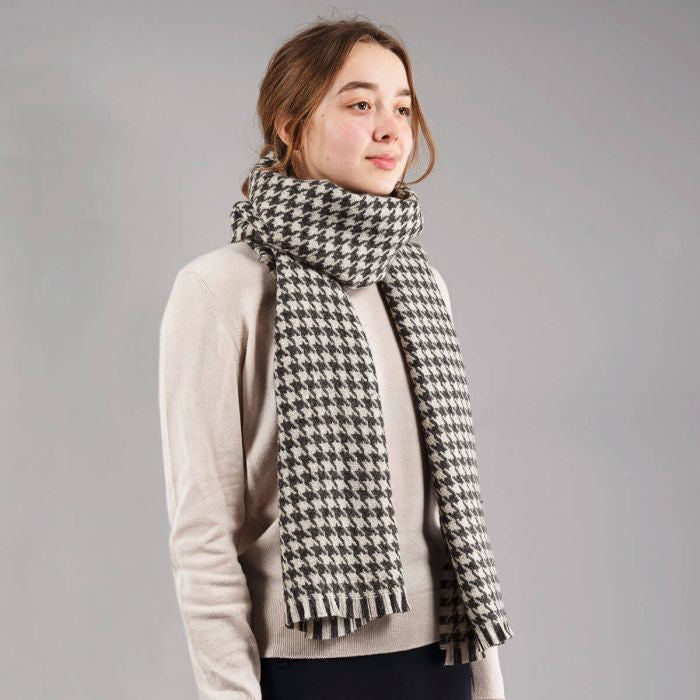 Houndstooth Pearl Wool Scarf