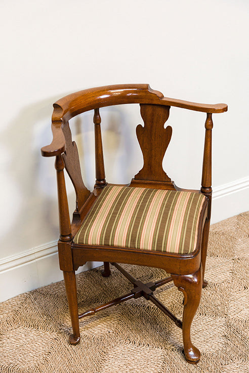 Sword Corner Chair