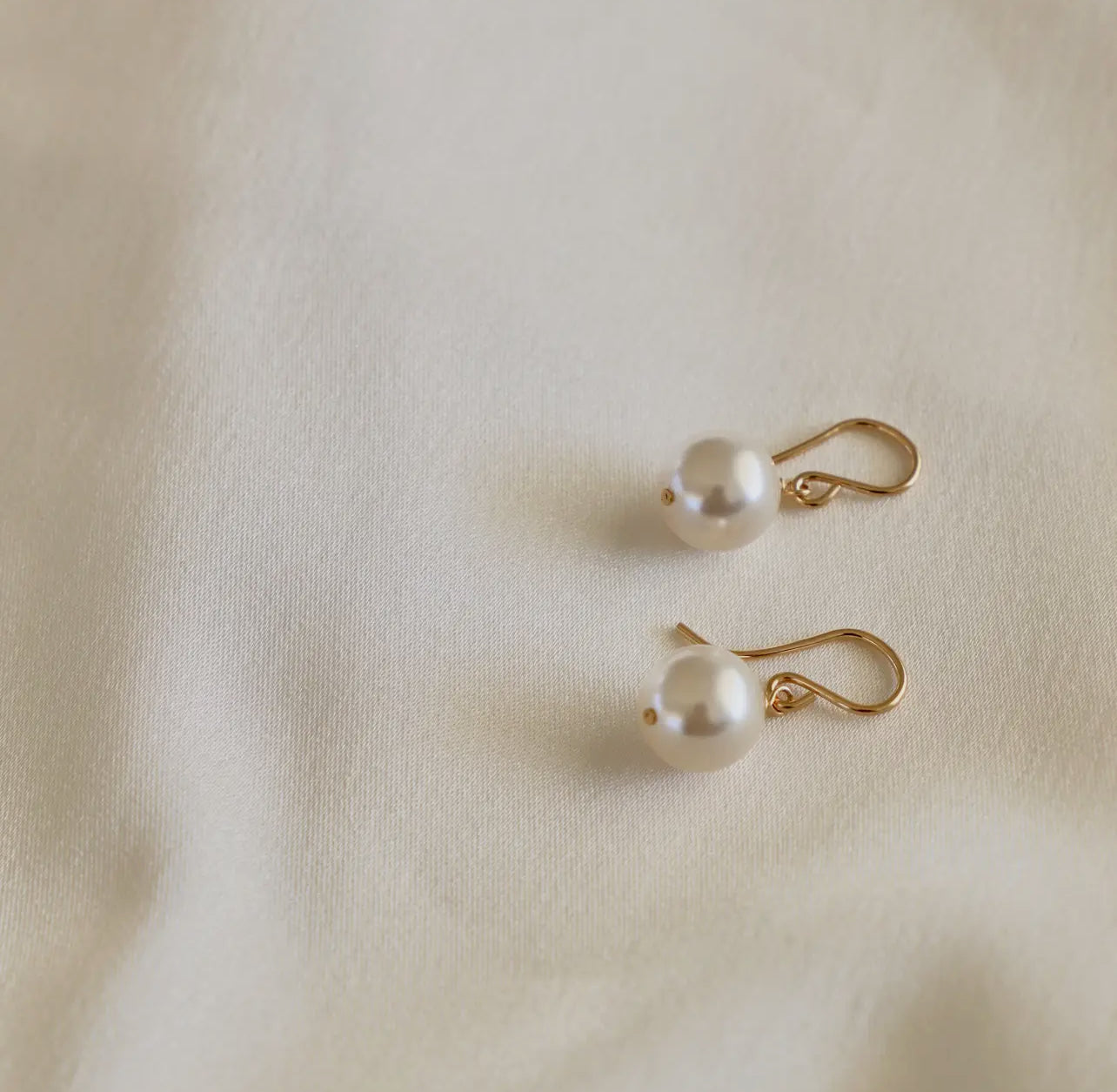 Classic Pearl Earrings