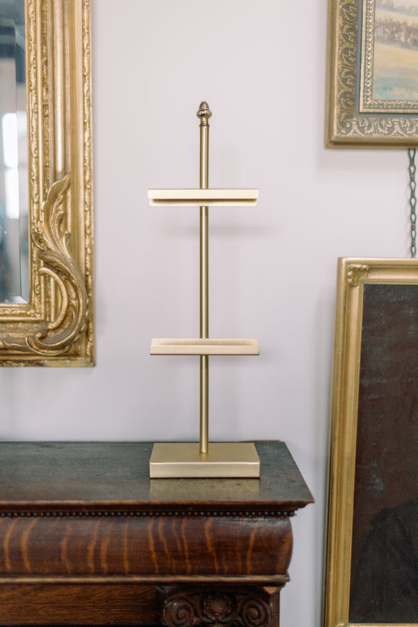 Art Easel with Finial
