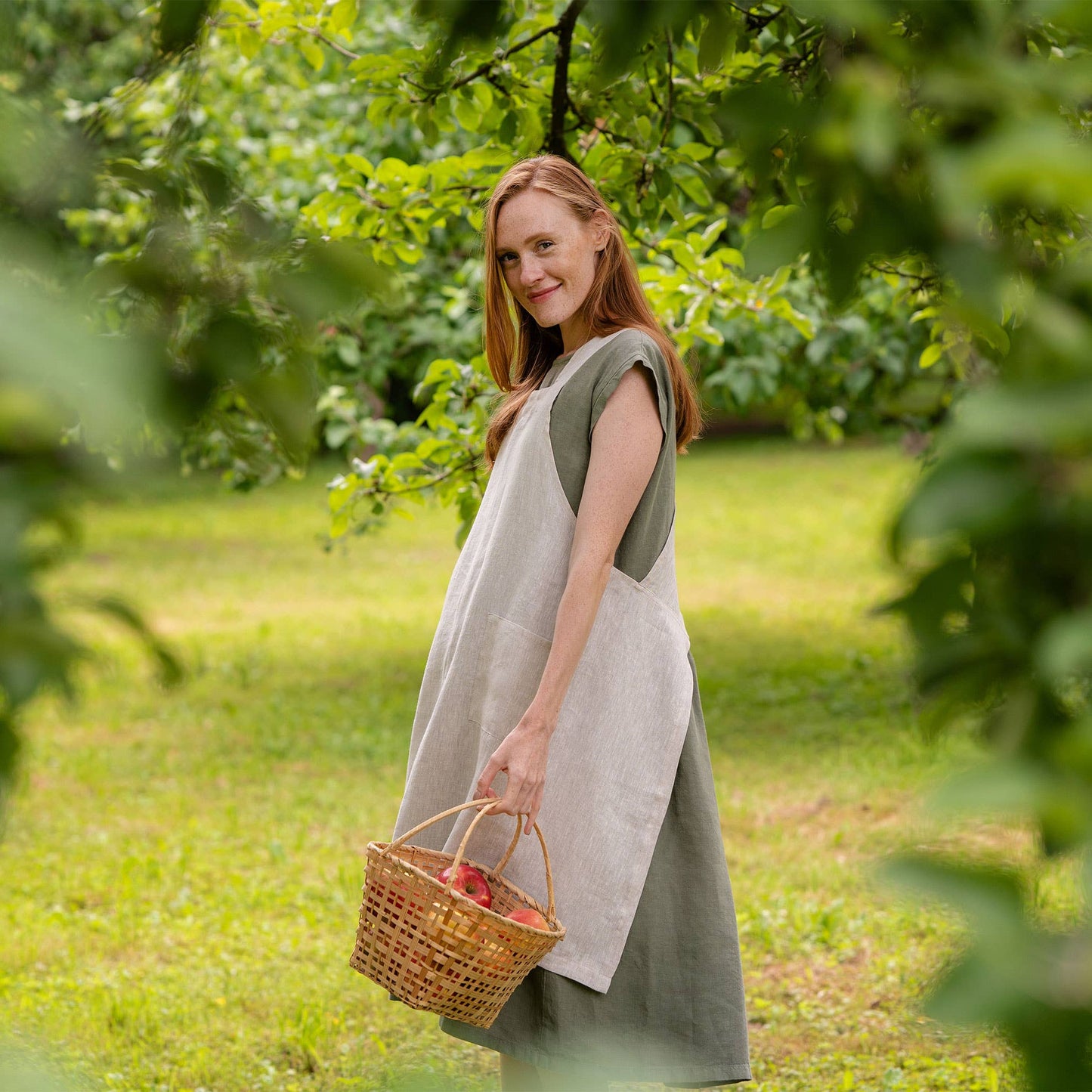 Linen Cross-Back Apron