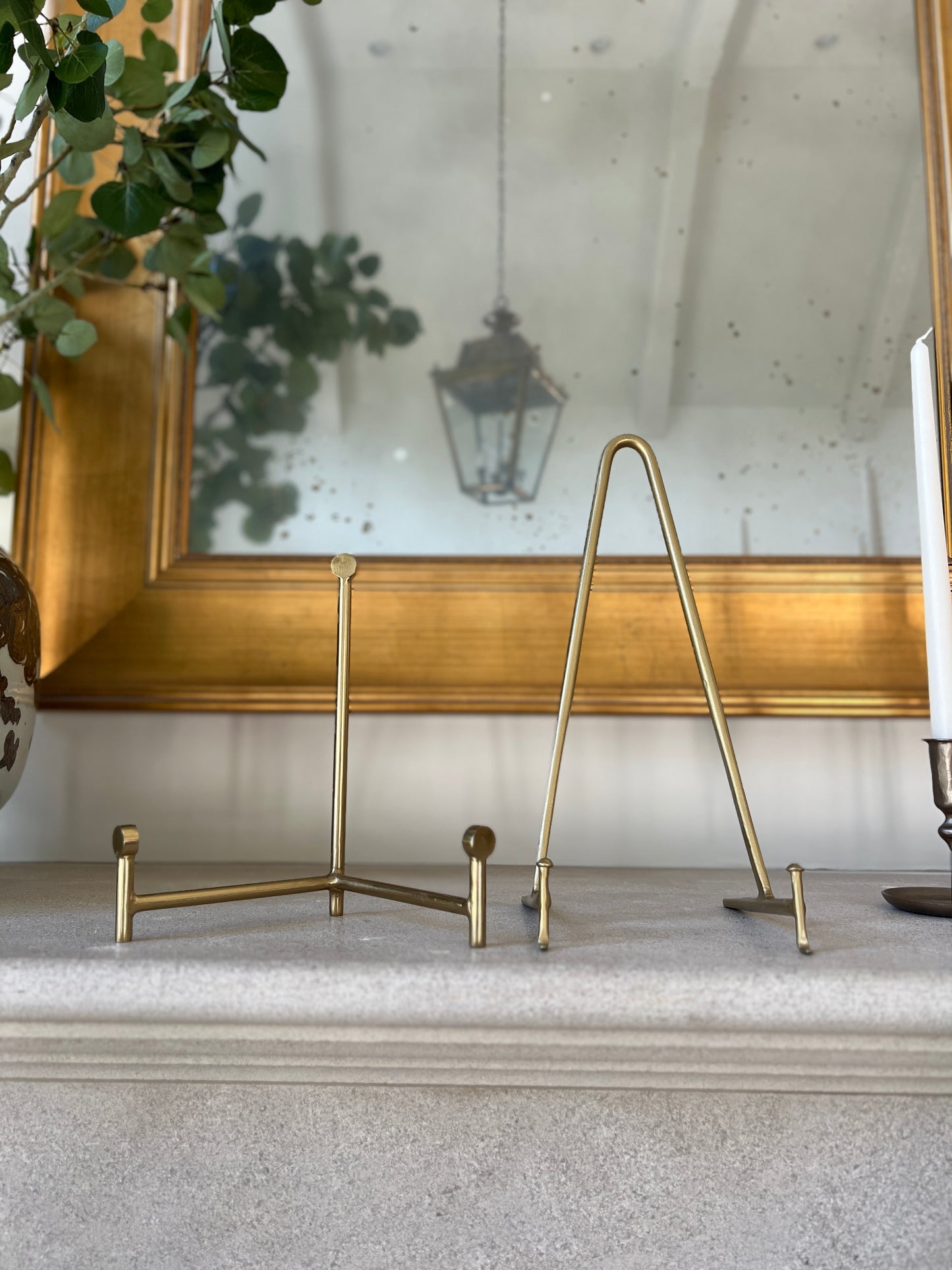 Brass Circle Easel