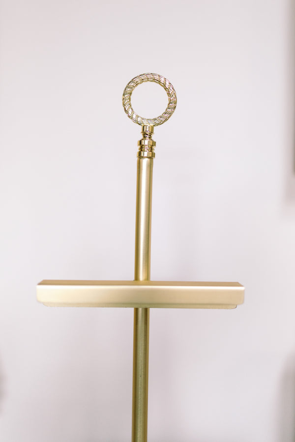 Art Easel with Finial