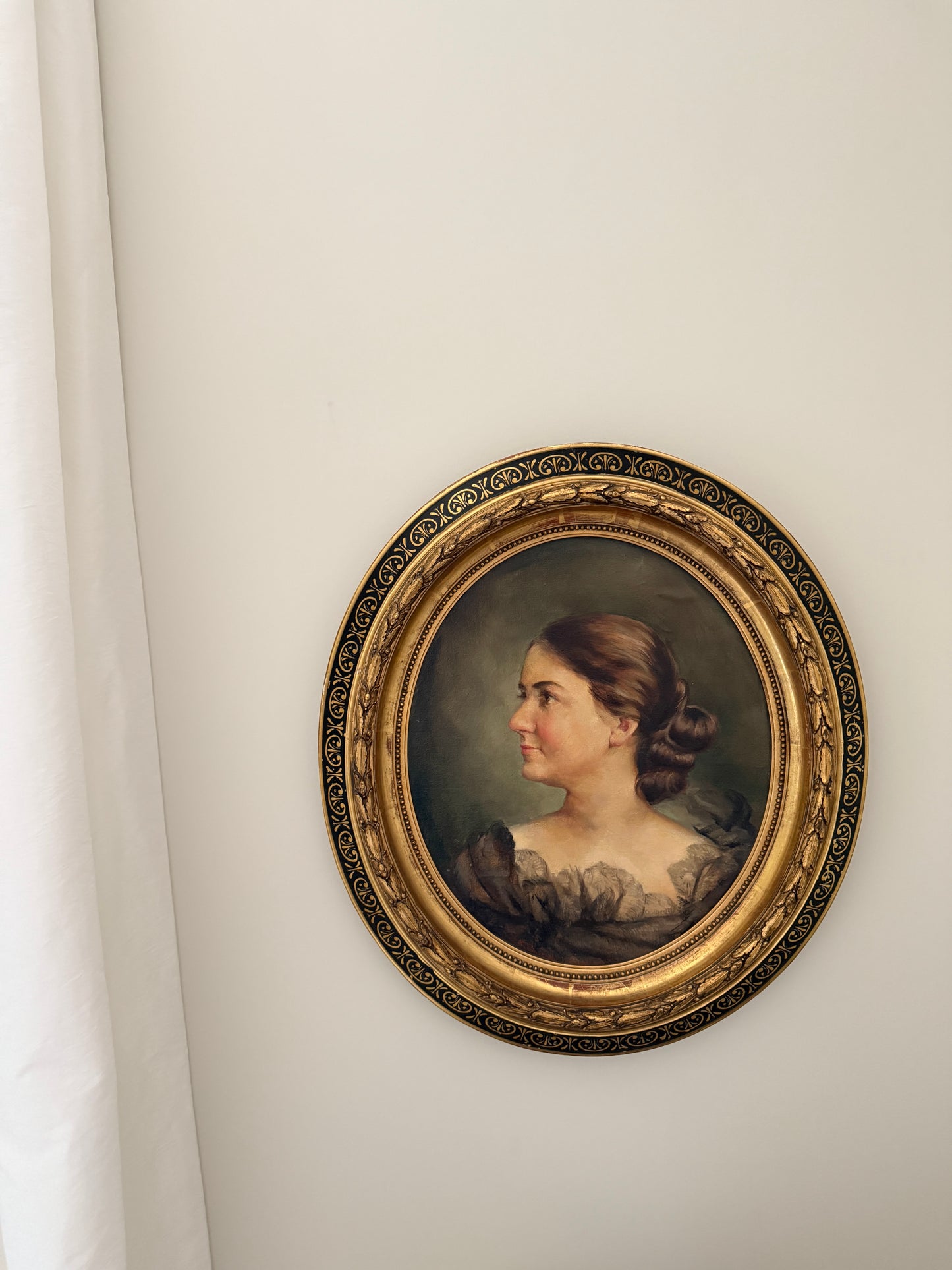The Colonial Lady