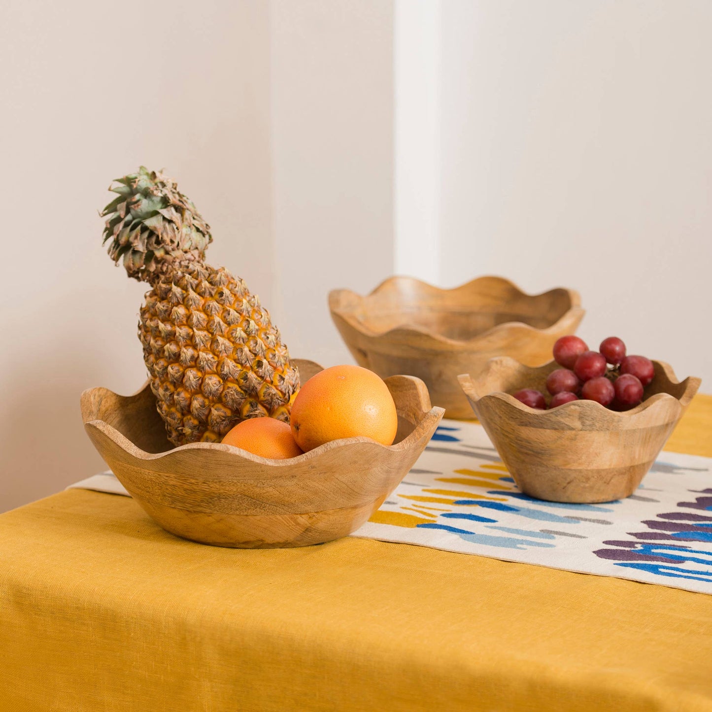 Scalloped Wooden Bowl Set