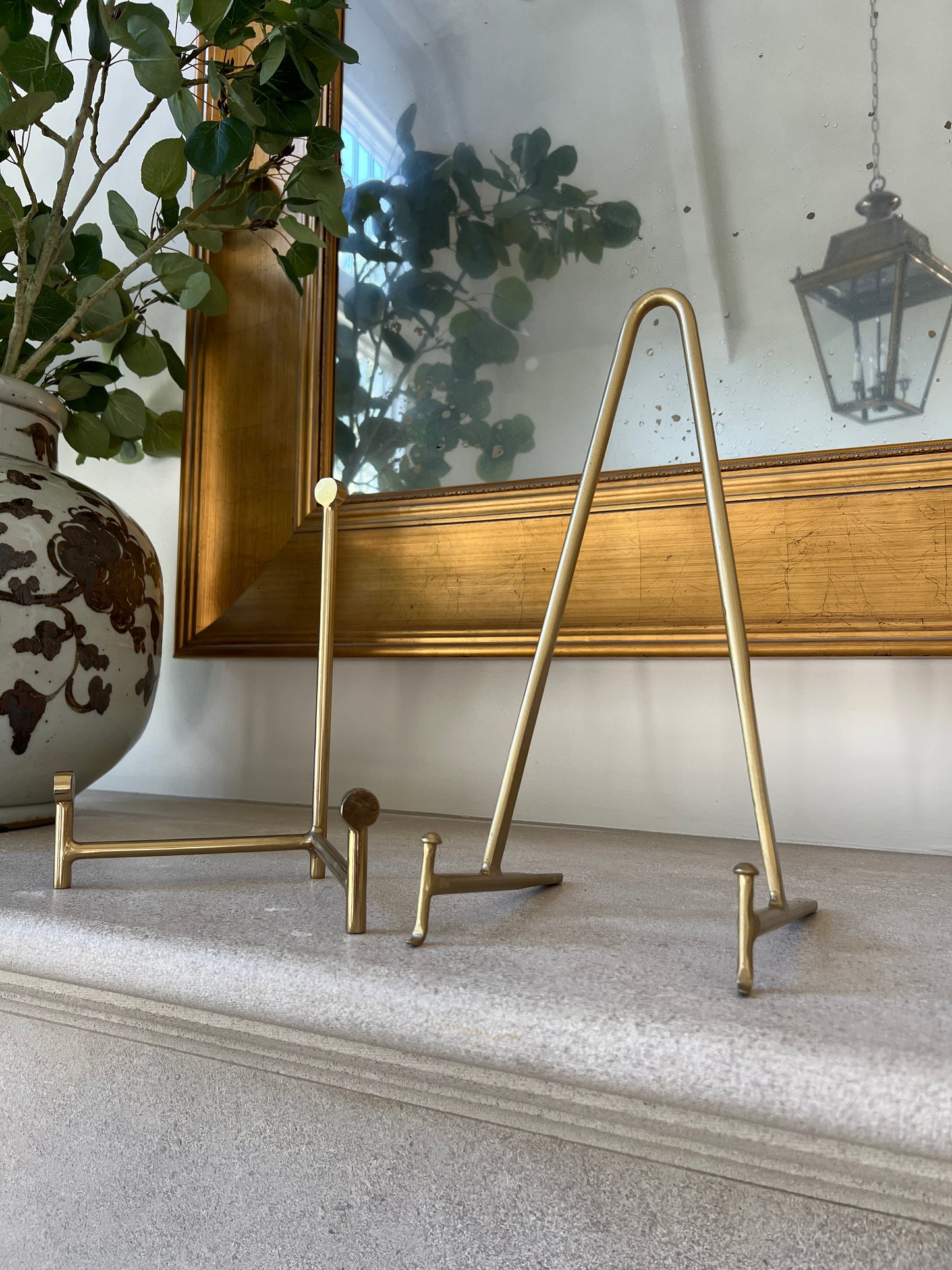 Brass Circle Easel