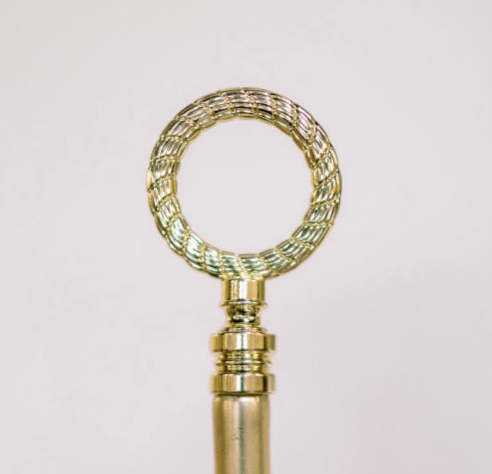 Art Easel with Finial
