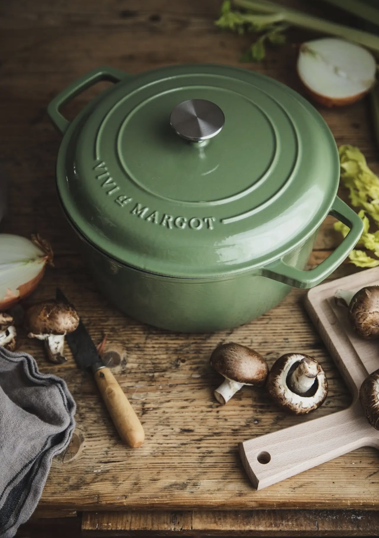 Cast Iron Dutch Oven