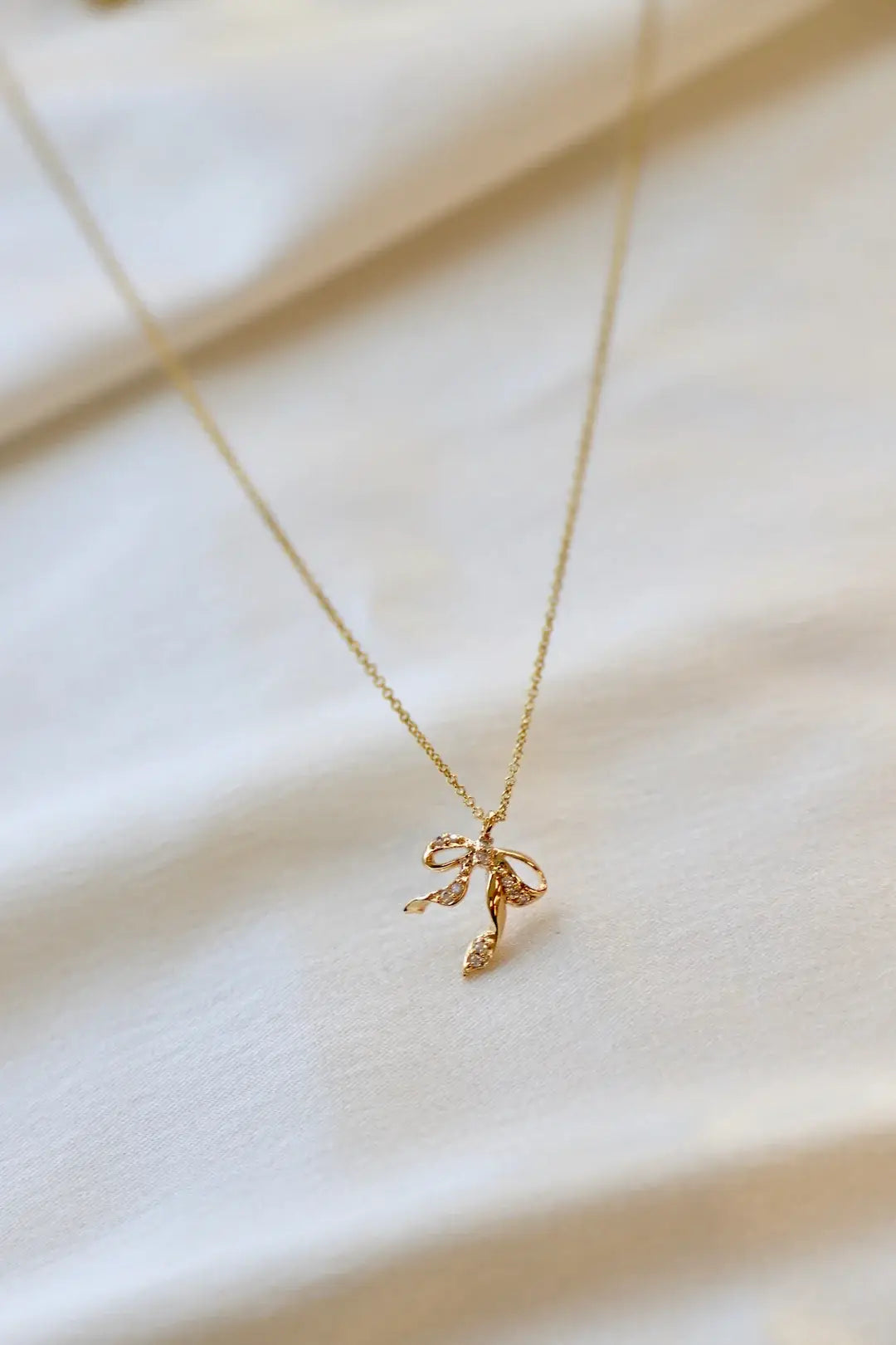 Bow Necklace