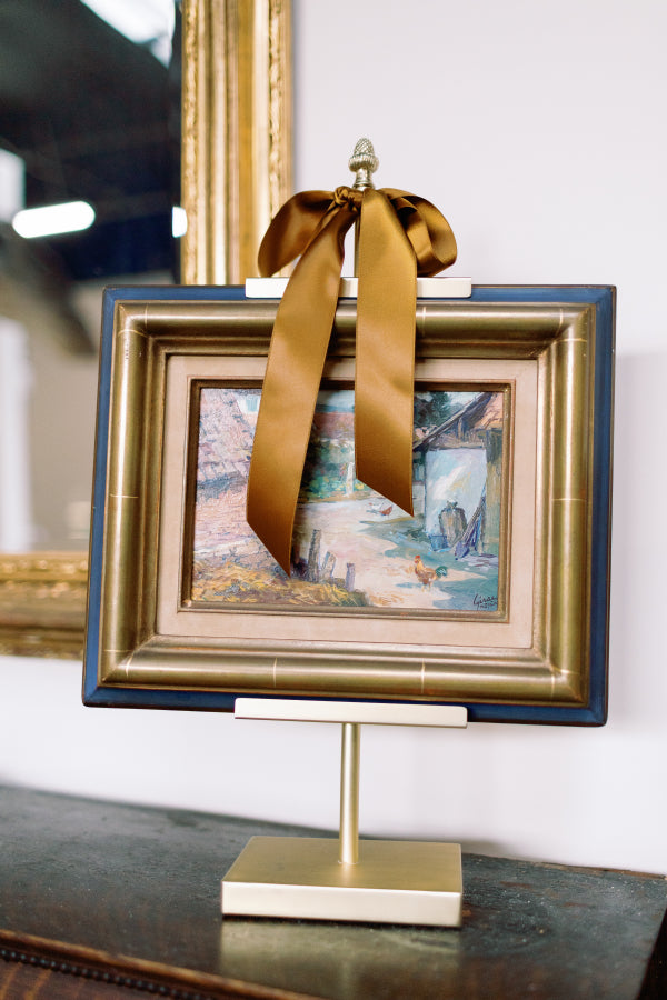Art Easel with Finial