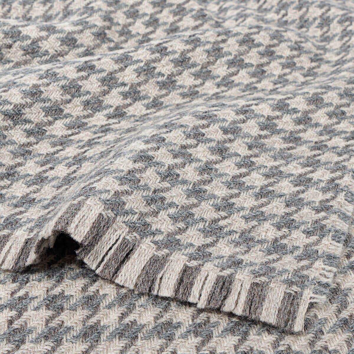 Houndstooth Mist Wool Throw