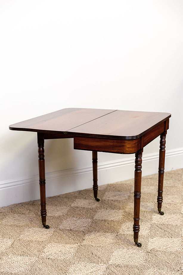 Foldover Tea Table