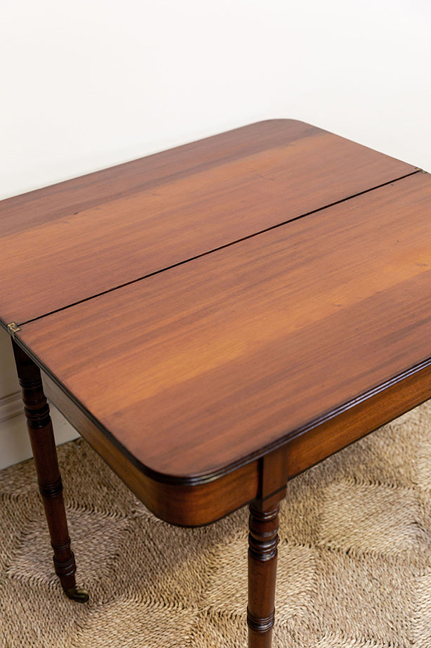 Foldover Tea Table