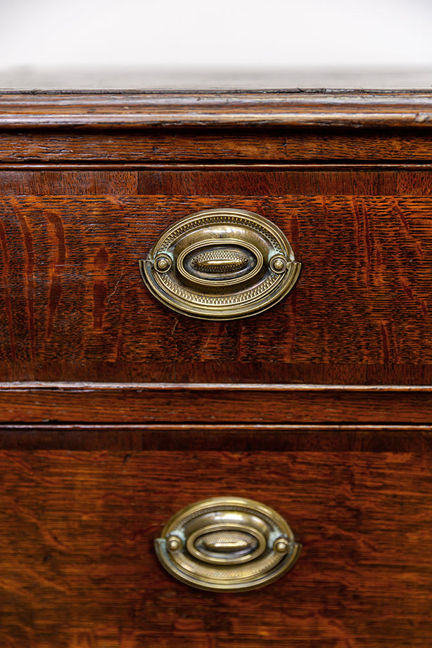 Oak Chest of Drawers