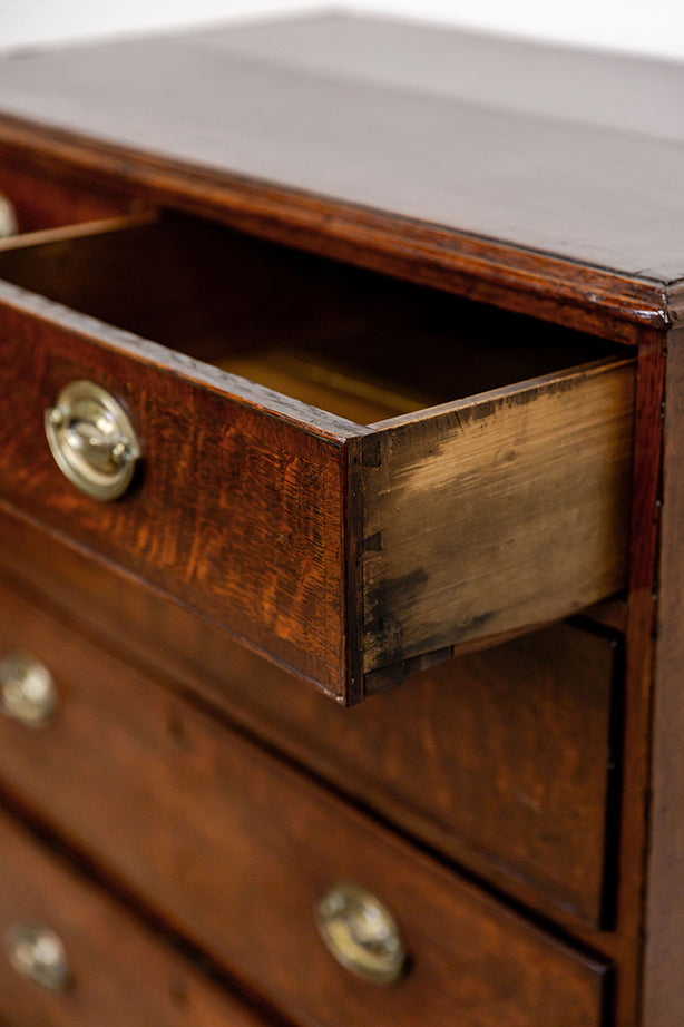 Oak Chest of Drawers