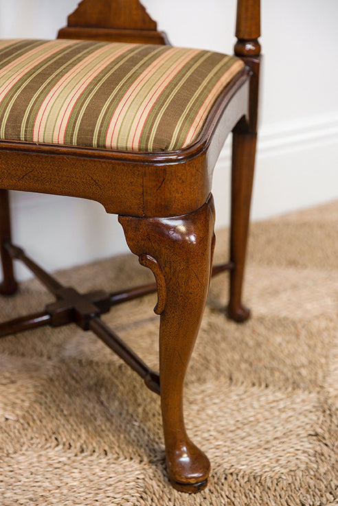 Sword Corner Chair