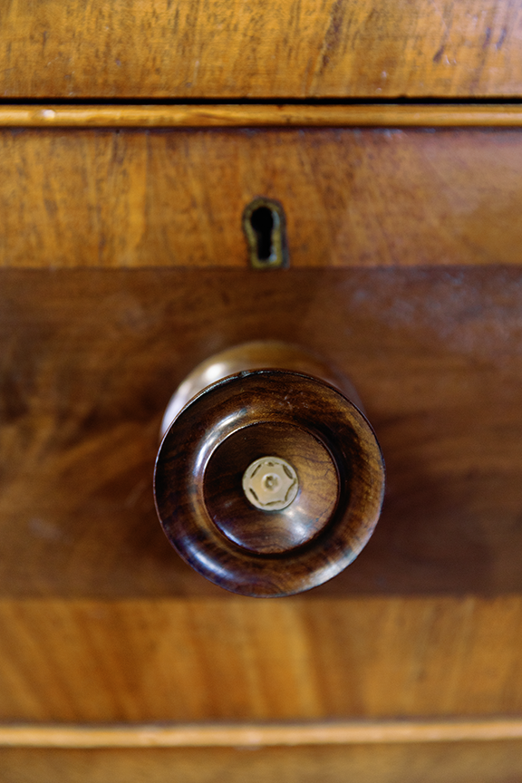 Bowfront flame wood chest