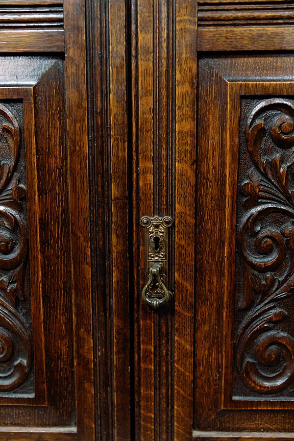 Victorian Carved Walnut Mirror Backed Sideboard