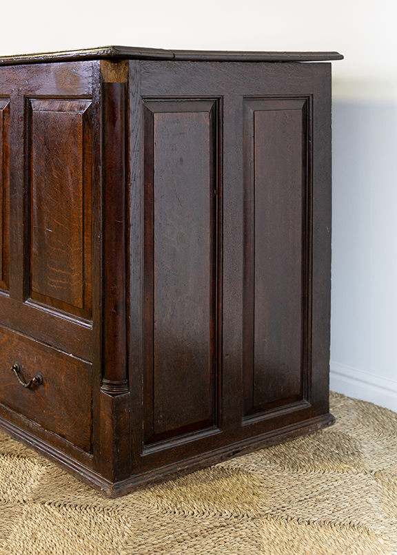 Mule Chest Sideboard 18th